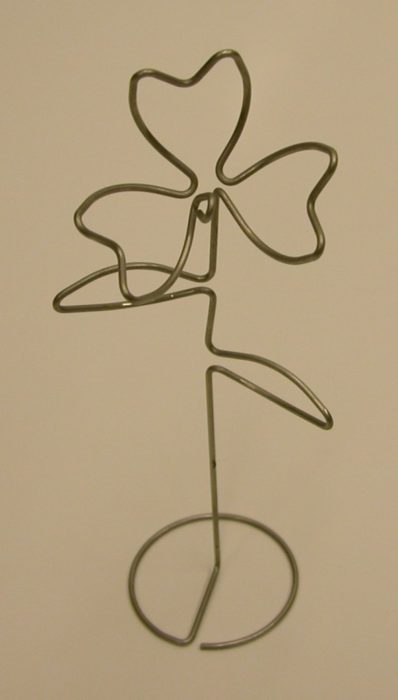 Decorative wire flower form